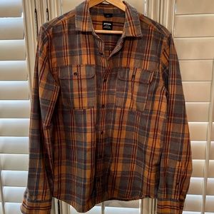 Prana thick flannel button up collard shirt. Size medium. Orange and Brown color